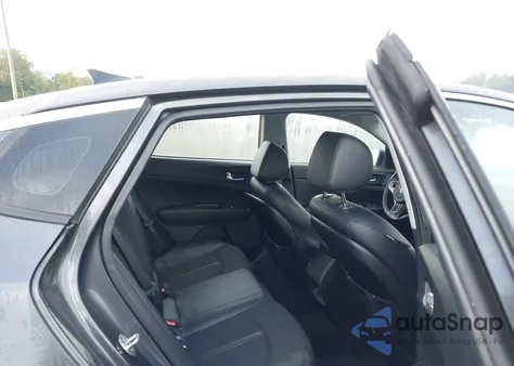 2018 Kia Optima S из США, поврежденный, VIN 5XXGT4L3XJG241082